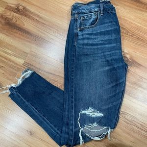 American Eagle Hi-rise Girlfriend Distressed Jeans